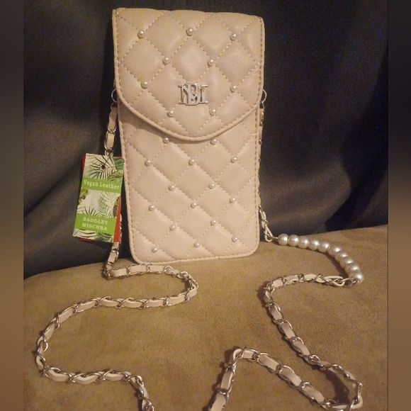 Badgley Mischka Handbags - NWT Badgley Mischka vegan leather and pearl phone case and wallet
